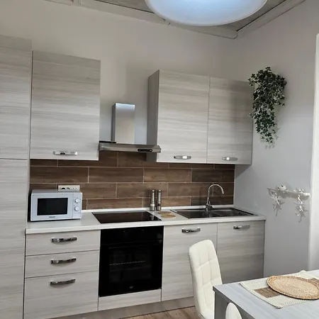 Edward House לה ספציה
