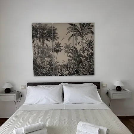 Edward House Appartement *