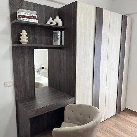 Edward House * La Spezia