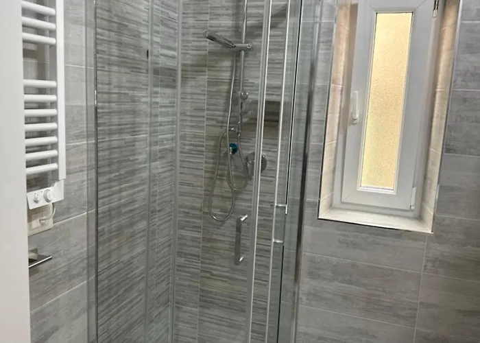 Edward House アパート *