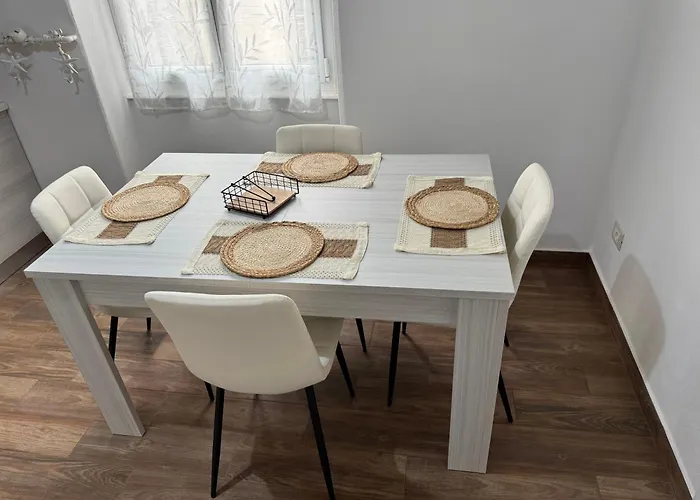 アパート Edward House